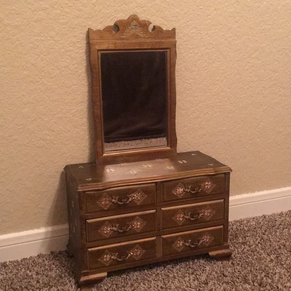Mini dresser with mirror